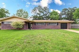 Building Photo - 809 Redwater Rd