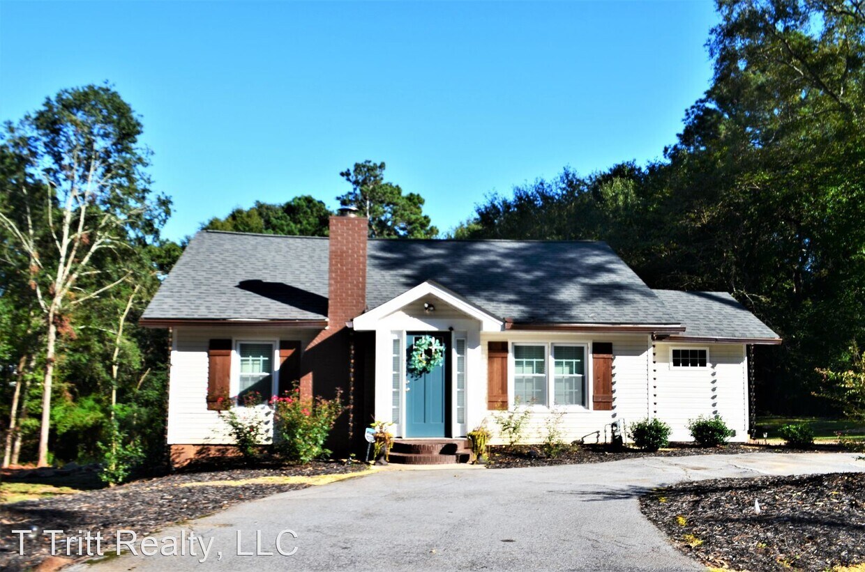 Primary Photo - 3 br, 2 bath House - 105 Banks Drive