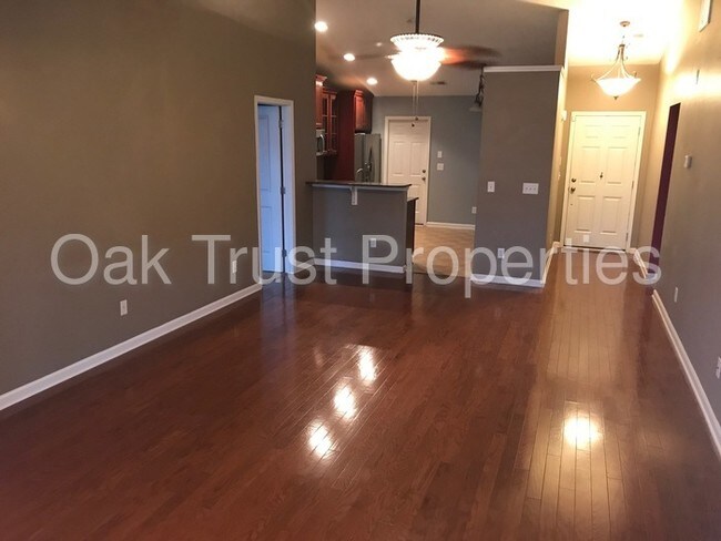 Building Photo - 477 Dolphin Dr