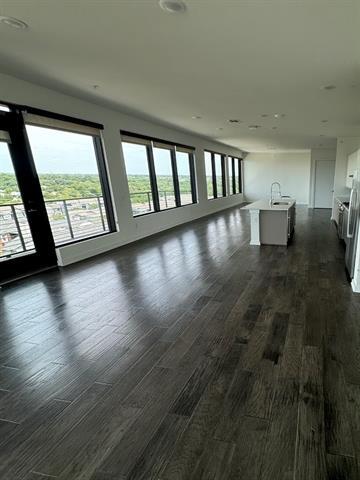 Foto del edificio - 7450 Coronado Ave