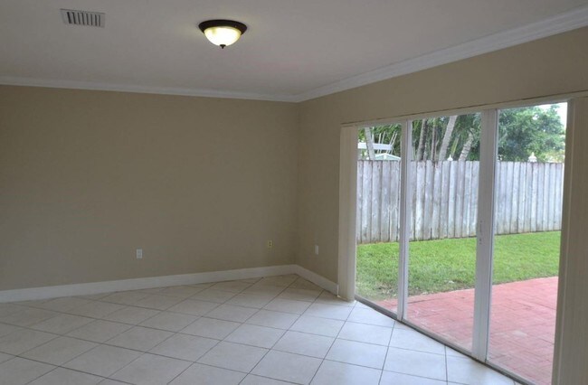 Foto del edificio - 16201 SW 141st Ave