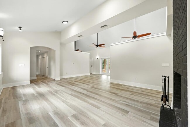 Foto del edificio - 5432 Grove Ave
