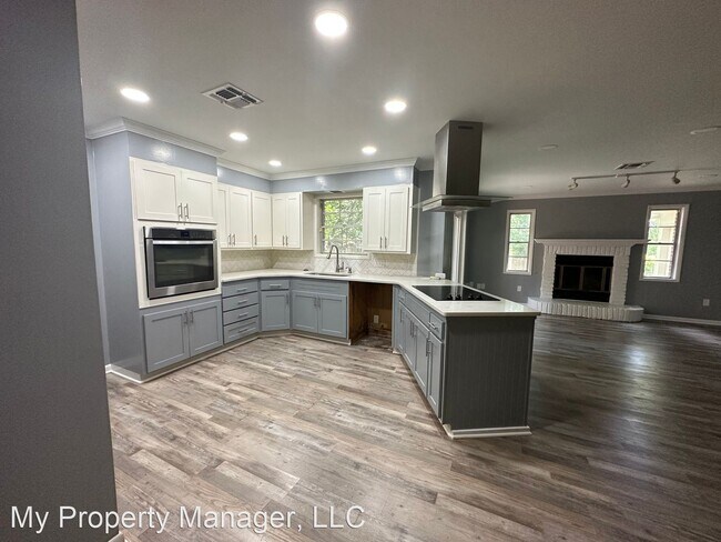 Foto del edificio - 4 br, 2 bath House - 9258 Hillside Avenue