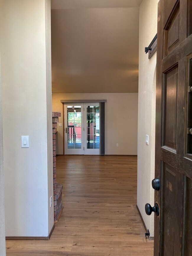 Foto del edificio - Charming 2-Bed Rambler in Lacey's Continen...