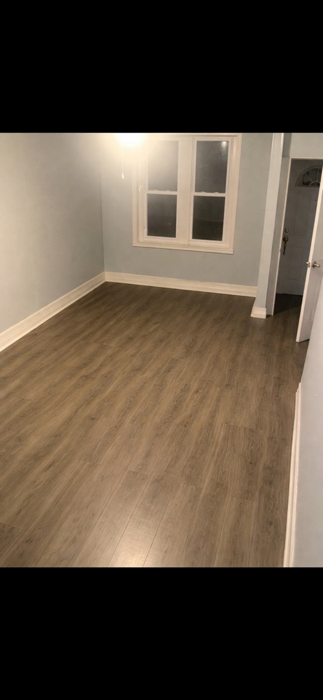 Viviendo - 1046 Madison Ave