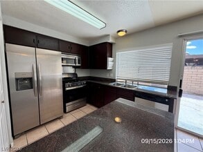 Building Photo - 6122 Meadow View Ln