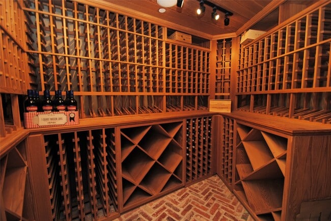 Building Photo - 302 Calle Sevilla Pl