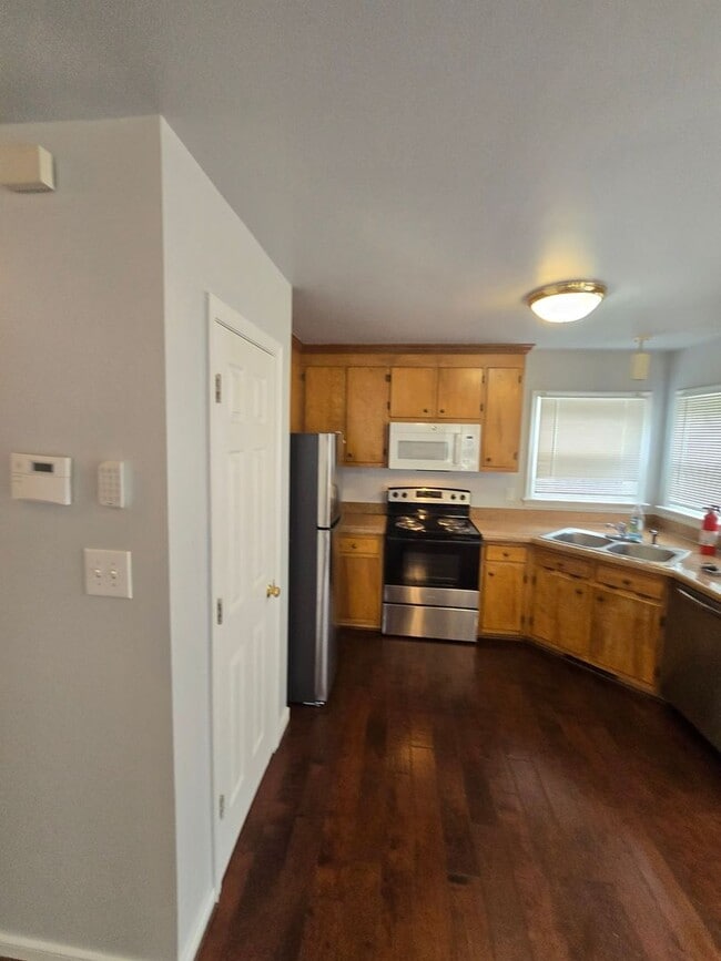 Building Photo - 3 bedroom home in Prince George