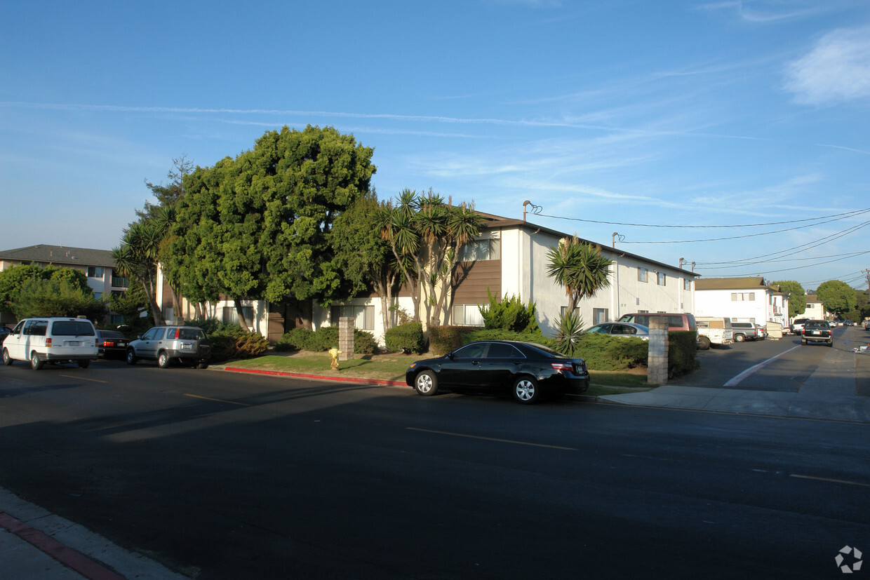Primary Photo - 776 Camino Del Sur