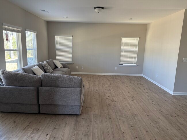 Foto del edificio - 6151 Moonview Ct
