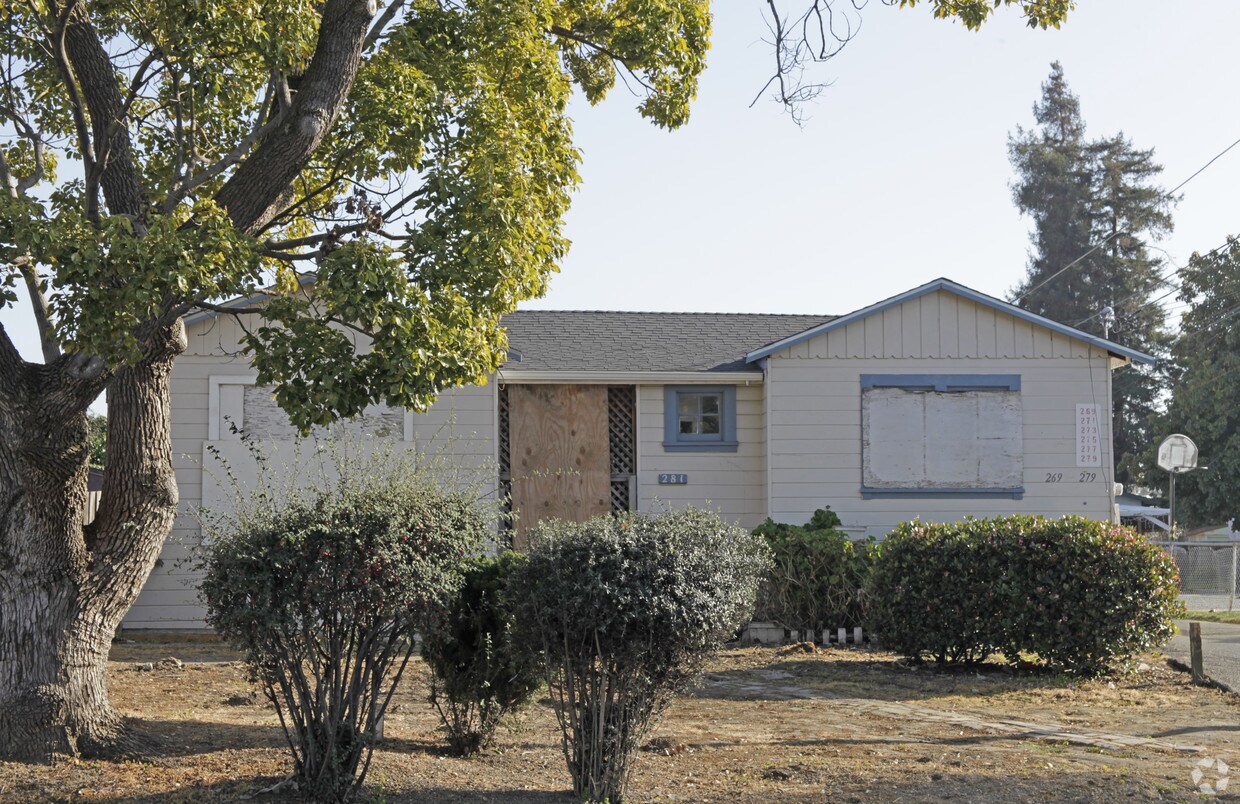 Building Photo - 269-281 Cherry Way