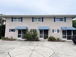 Building Photo - 920 Conecta Dr