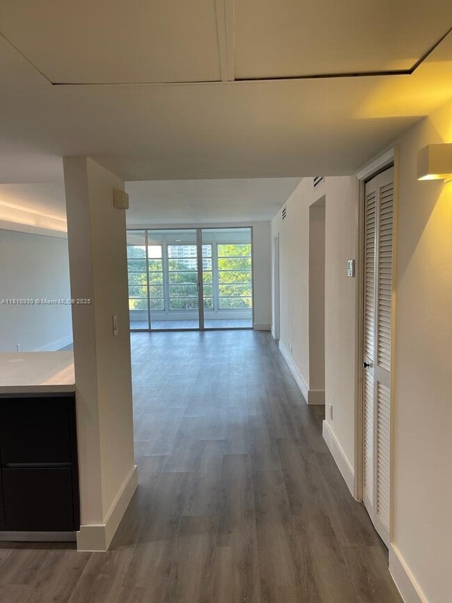 Foto del edificio - 3151 S Palm Aire Dr