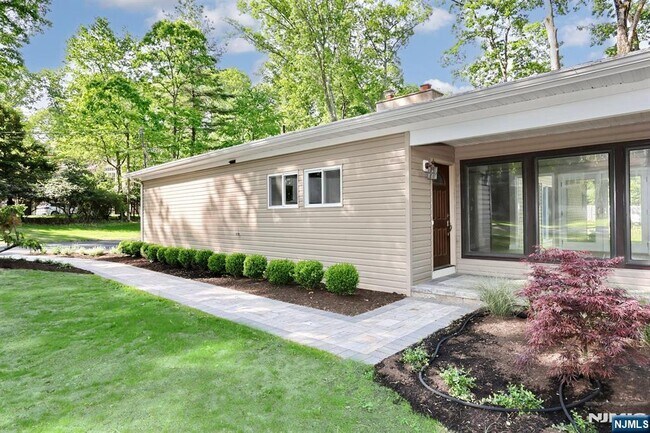 Foto del edificio - 16 Cypress Peak Ln