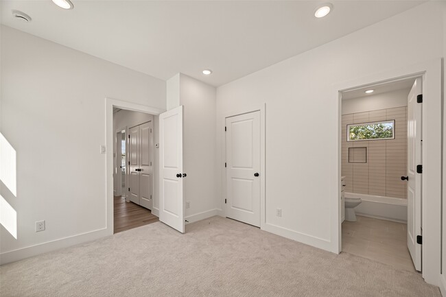 Building Photo - 2710 Bostic St