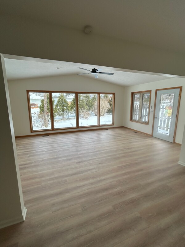 Foto del edificio - 402 Elmwood Dr