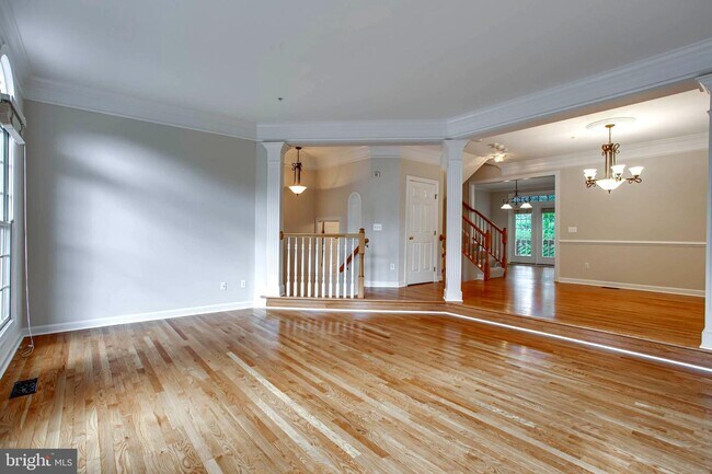 Building Photo - 284 Murtha St