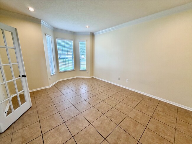 Building Photo - 25206 Auburn Terrace Dr