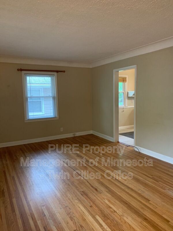 Foto principal - 3230 Texas Ave S