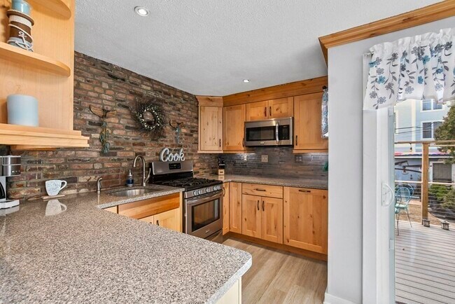 Foto del edificio - 909 E 2nd St