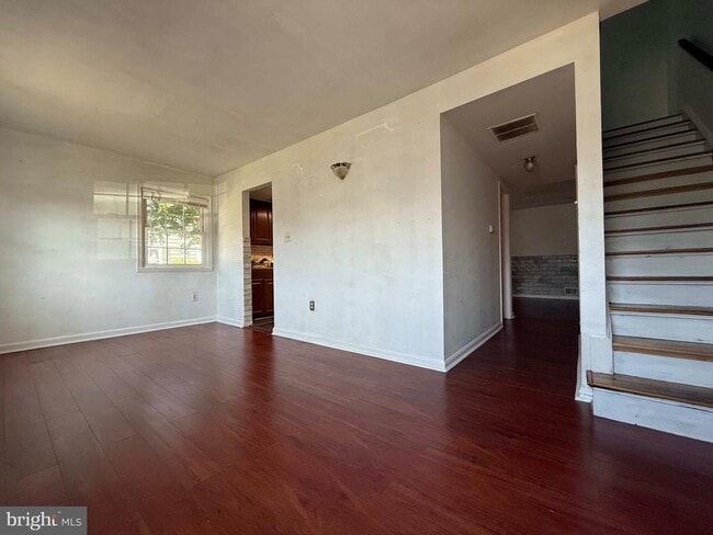 Foto del edificio - 2313 McClellan Ct
