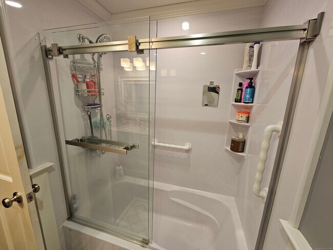 Foto del edificio - 9 Patricia Rd