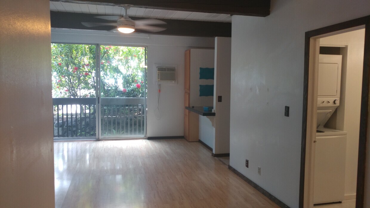Primary Photo - 755873 Walua Rd