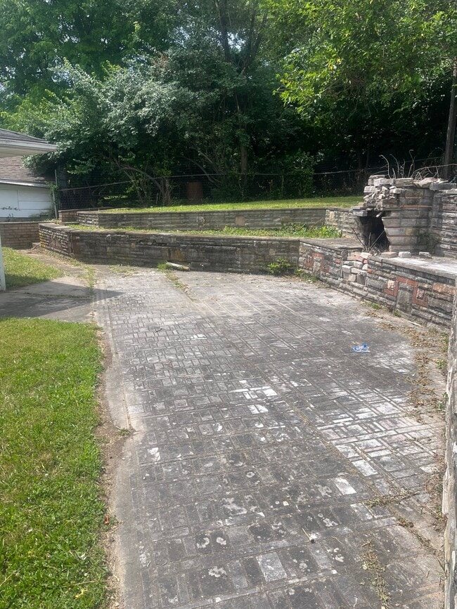 Building Photo - 4217 Old Riverside Dr