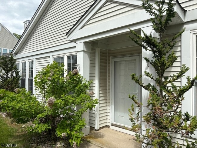 Building Photo - 37 Stafford Ln