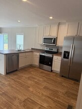 Building Photo - 142 Royal Palm Ave