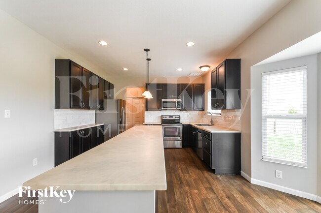 Foto del edificio - 5593 W Woodhaven Dr