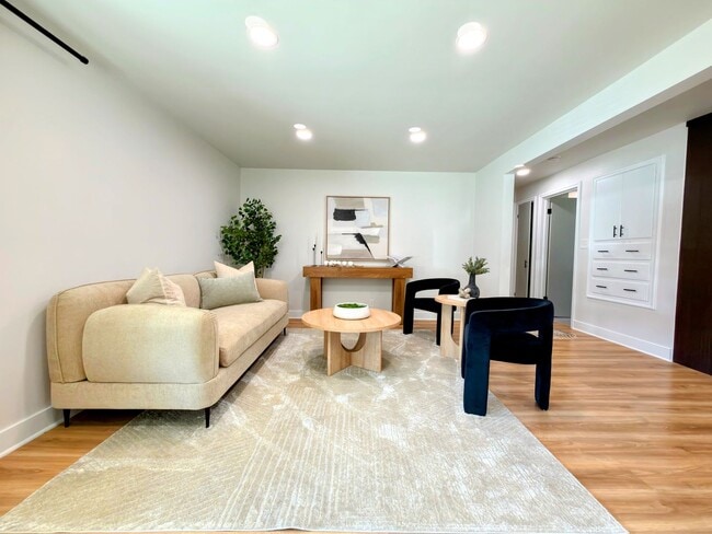 Photo - 1023 E Millbert Ave Apartment