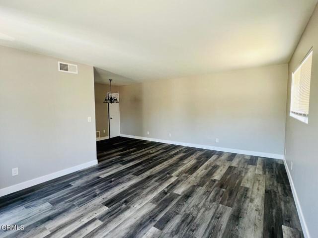 Building Photo - 2556 Sextant Ave