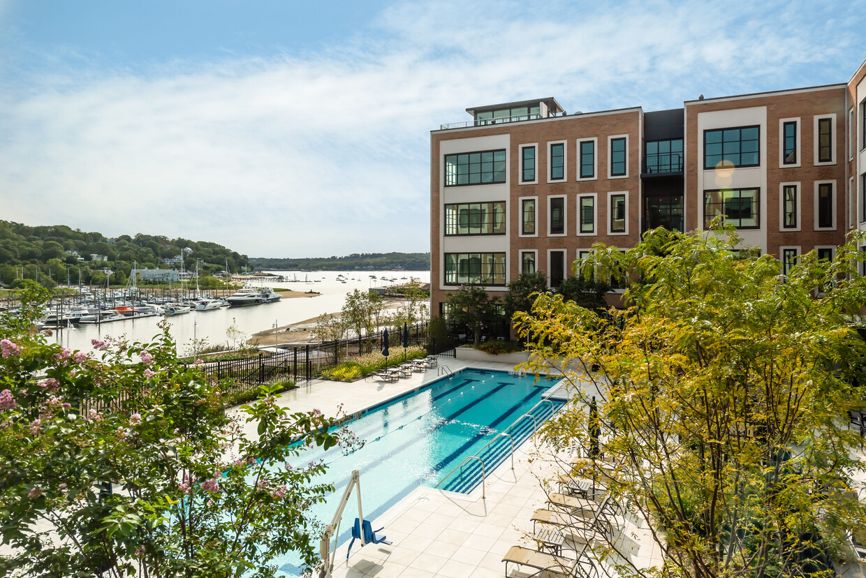 Garvies Point Glen Cove Condos