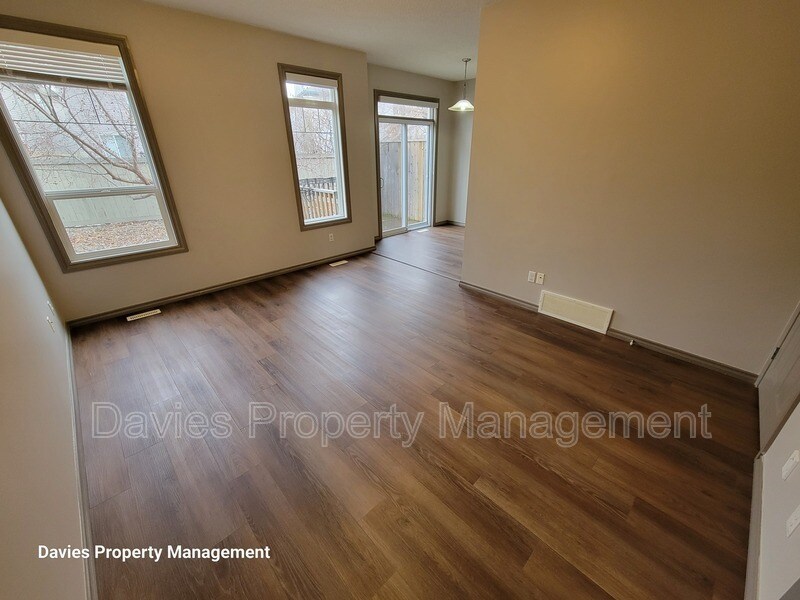 Photo principale - 735-785 85 St SW