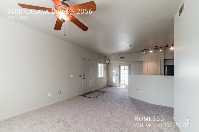 Building Photo - Incredible 3 bed 2 bath Condo near Downtown!