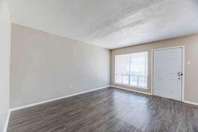 Family Room - Cherry Creek Apartments- 1 month FREE!