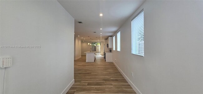 Building Photo - 3620 Thomas Ave