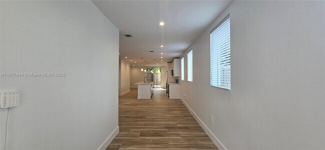 Foto del edificio - 3620 Thomas Ave