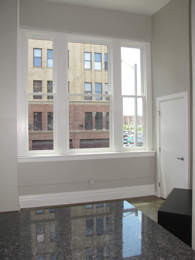 3 Windows Facing West - Microliving @ 260 S 4th Street