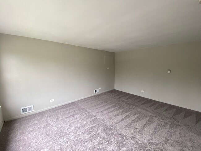 Foto del edificio - 483 W 15th Pl