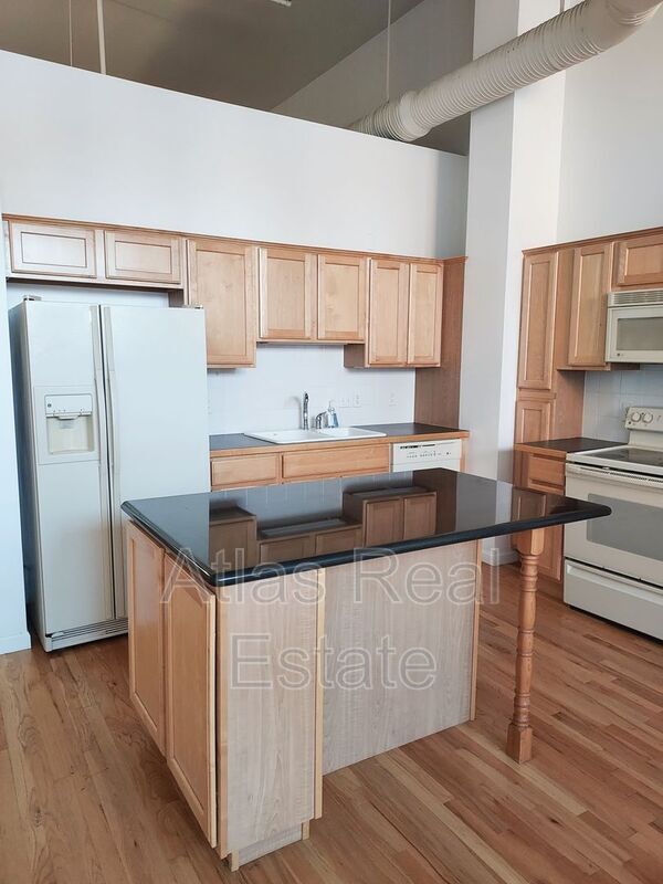 Primary Photo - 1555 California St