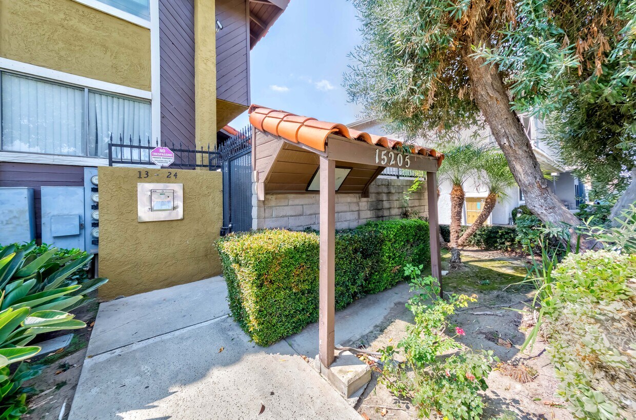 Foto principal - 15205 S Budlong Ave