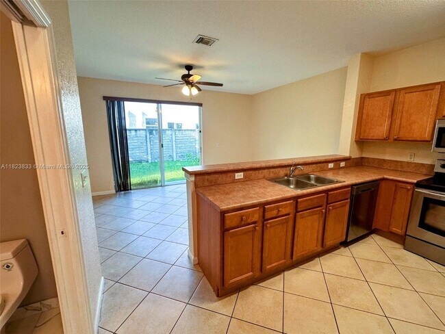 Foto del edificio - 12010 SW 268th St