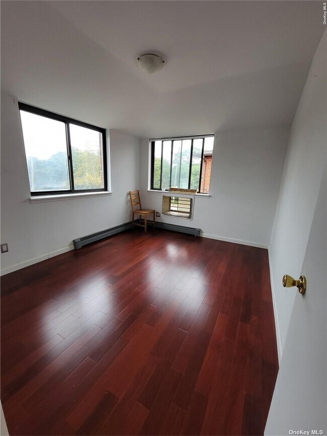 Foto del edificio - 153-10 Peck Ave