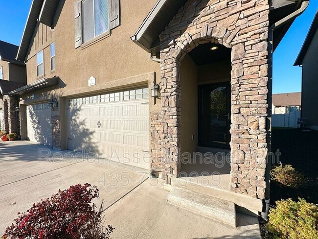 Foto del edificio - 3310 Birch Creek Rd