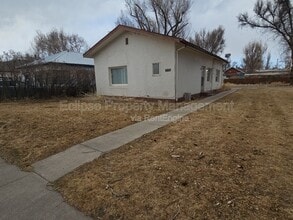 Building Photo - 715 3rd St