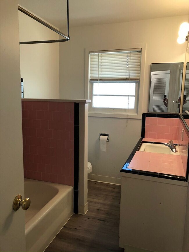 Building Photo - Charming Bennett Valley 3 bedroom 2 bath