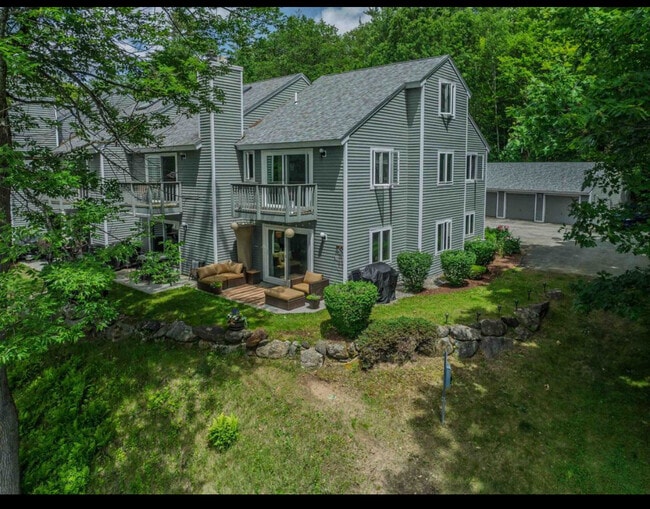 Foto del edificio - 55 Mountain River Ave