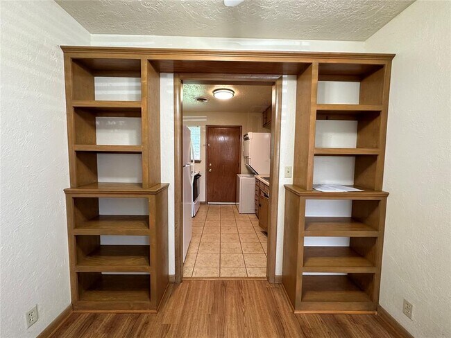 Foto del edificio - 2033 Delaware Ln